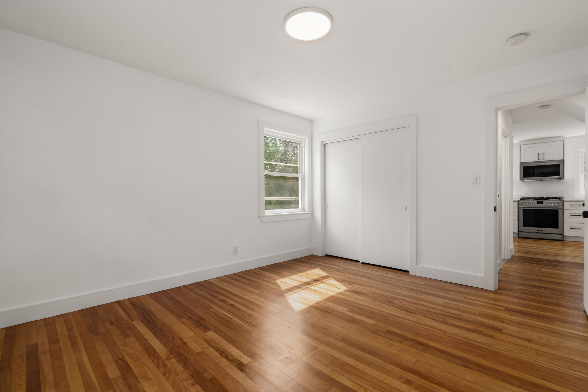4 bed, 3 bath apartment for rent at 29 Beaconwood Rd Unit B, Newton Highlands — photo 15 of 56
