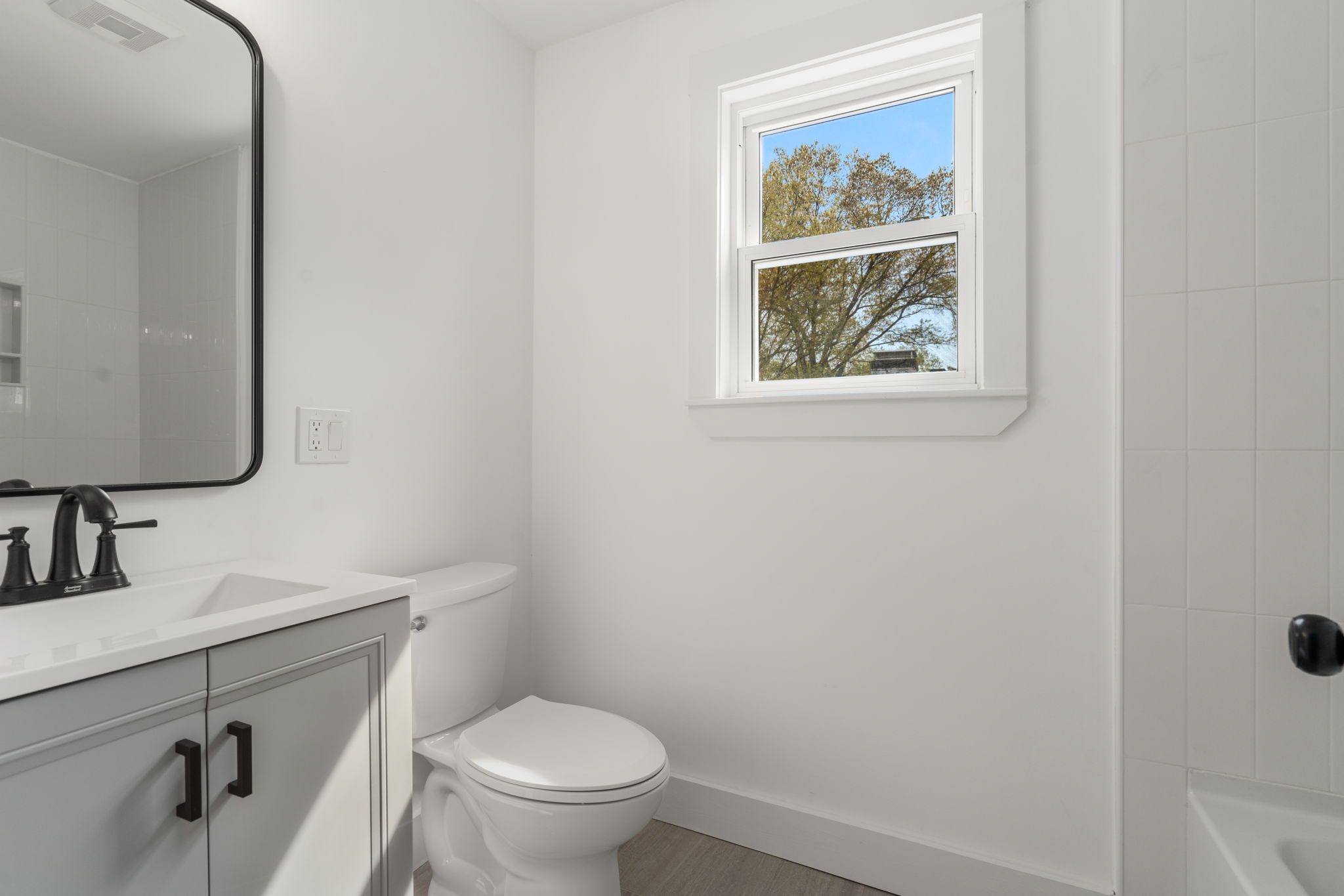 4 bed, 3 bath apartment for rent at 29 Beaconwood Rd Unit B, Newton Highlands — photo 19 of 56