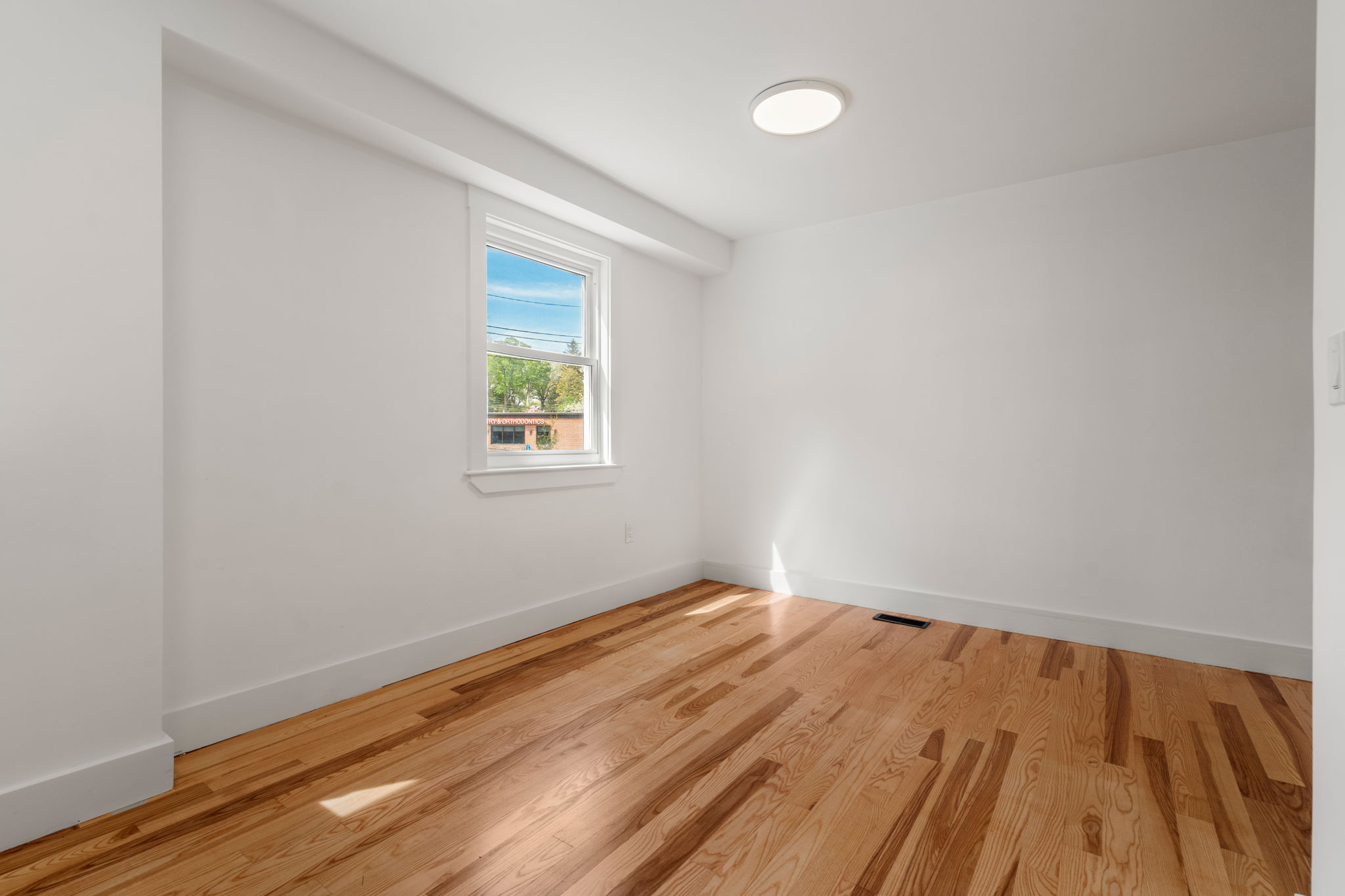 4 bed, 3 bath apartment for rent at 29 Beaconwood Rd Unit B, Newton Highlands — photo 49 of 56