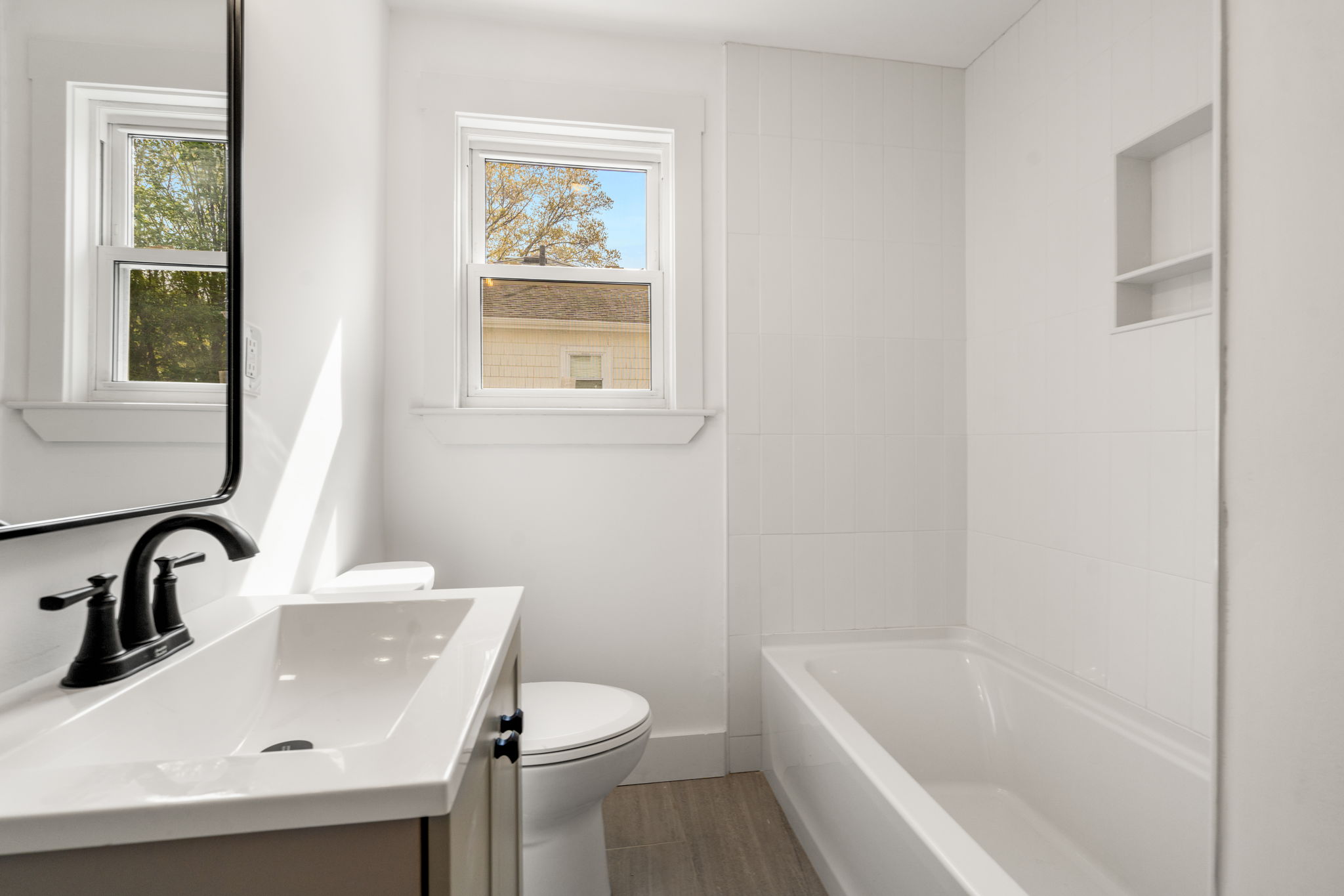 4 bed, 3 bath apartment for rent at 29 Beaconwood Rd Unit B, Newton Highlands — photo 13 of 56