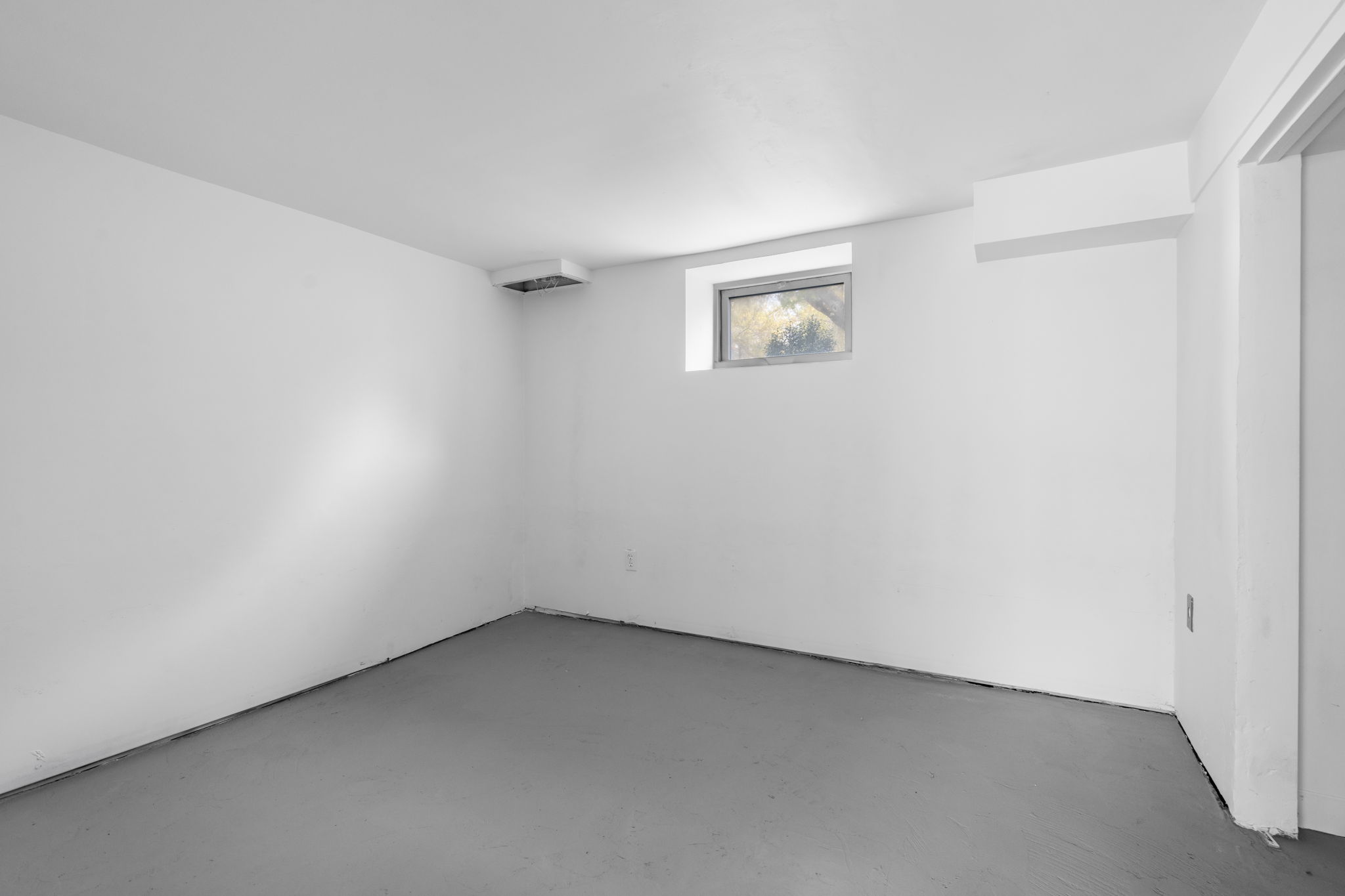 4 bed, 3 bath apartment for rent at 29 Beaconwood Rd Unit B, Newton Highlands — photo 34 of 56