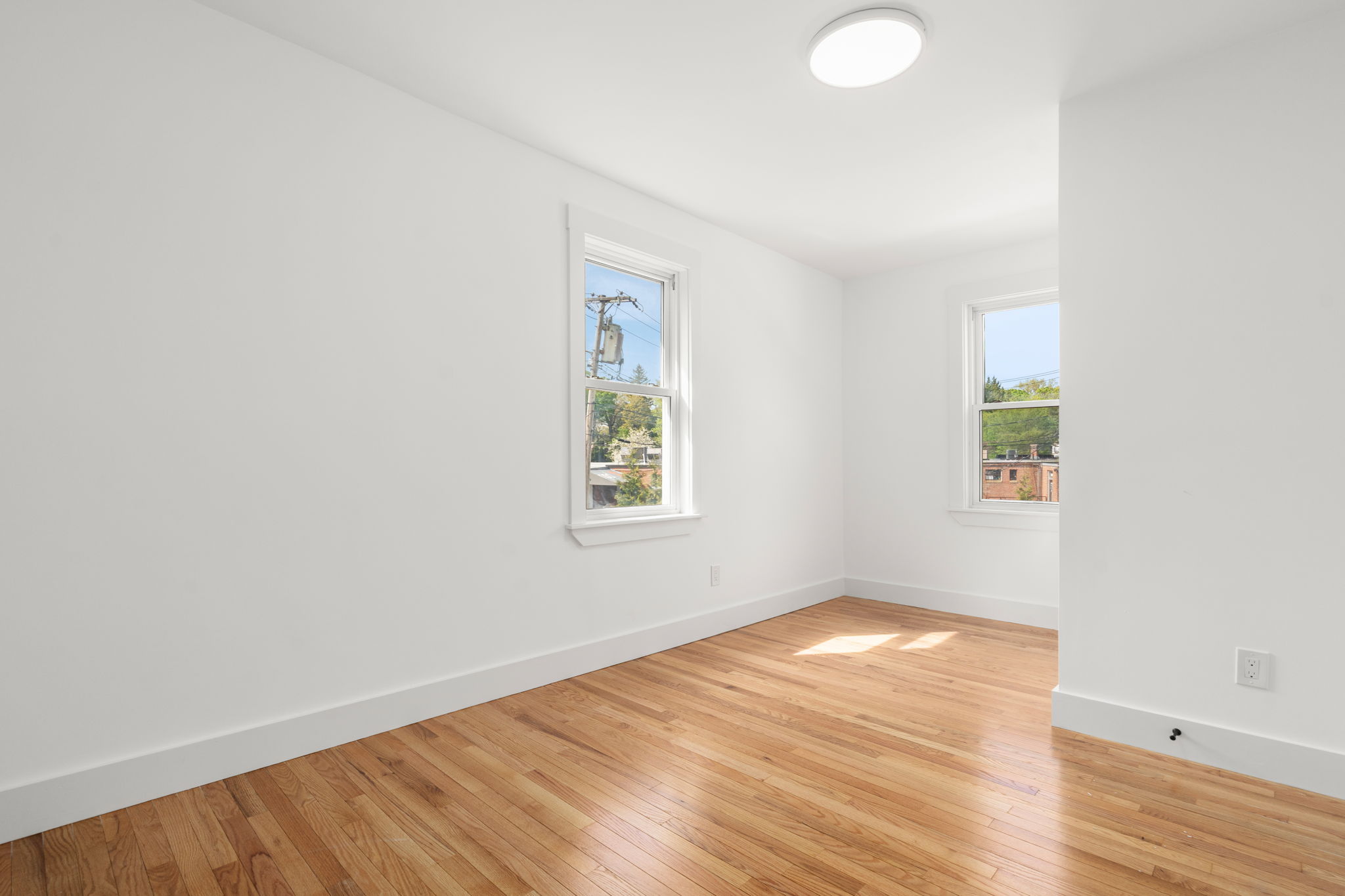 4 bed, 3 bath apartment for rent at 29 Beaconwood Rd Unit B, Newton Highlands — photo 35 of 56