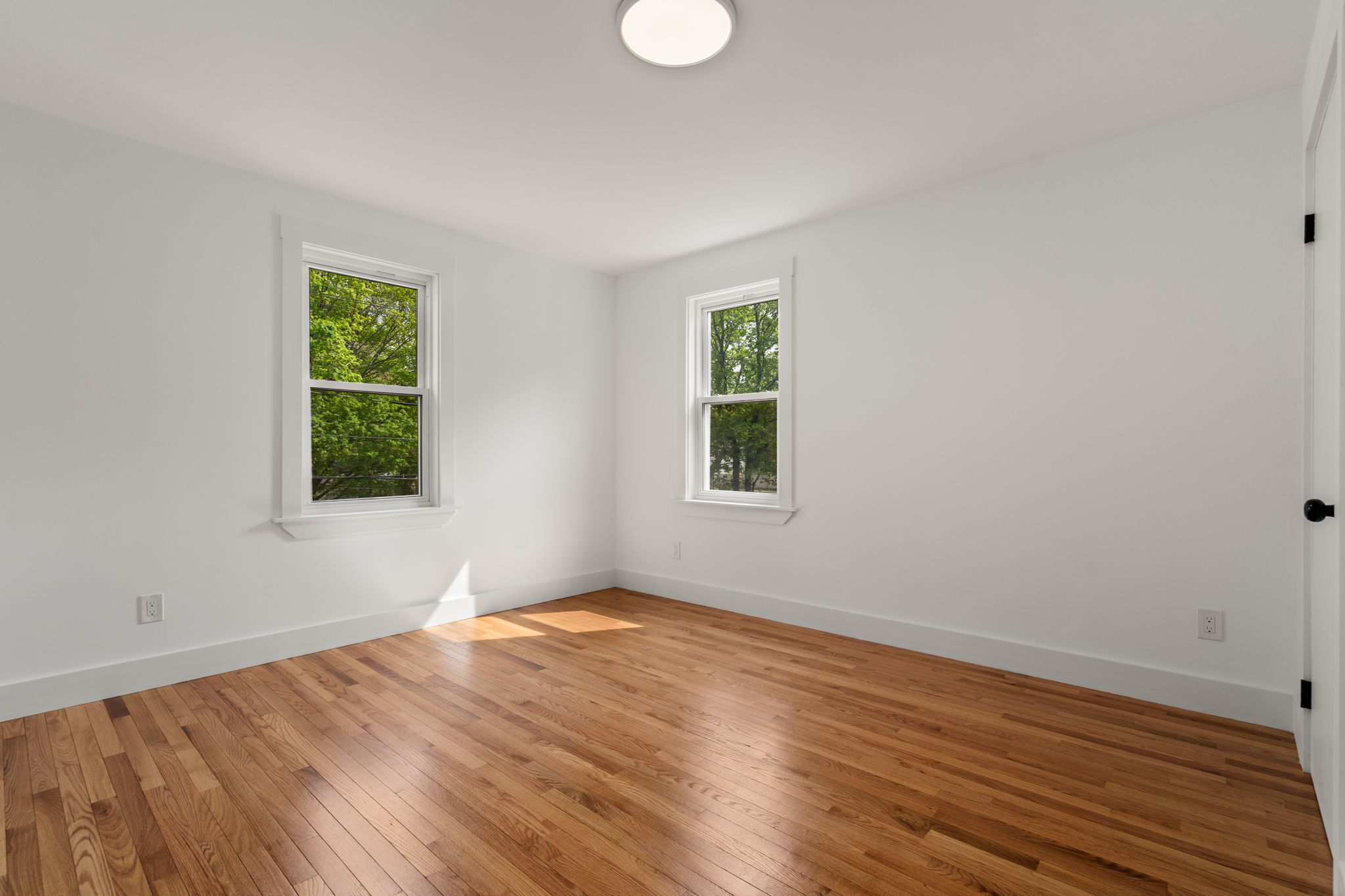 4 bed, 3 bath apartment for rent at 29 Beaconwood Rd Unit B, Newton Highlands — photo 21 of 56