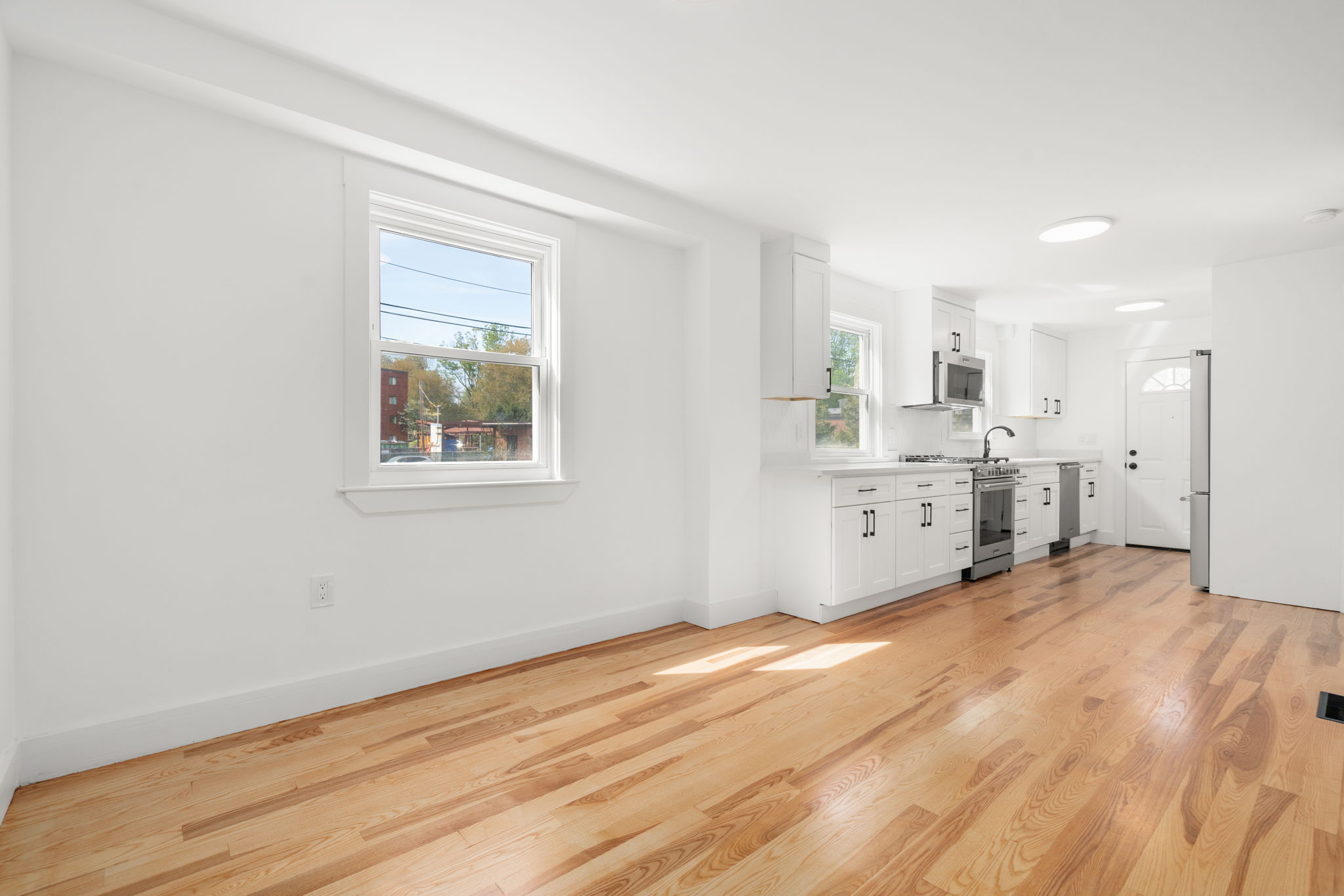 4 bed, 3 bath apartment for rent at 29 Beaconwood Rd Unit B, Newton Highlands — photo 25 of 56
