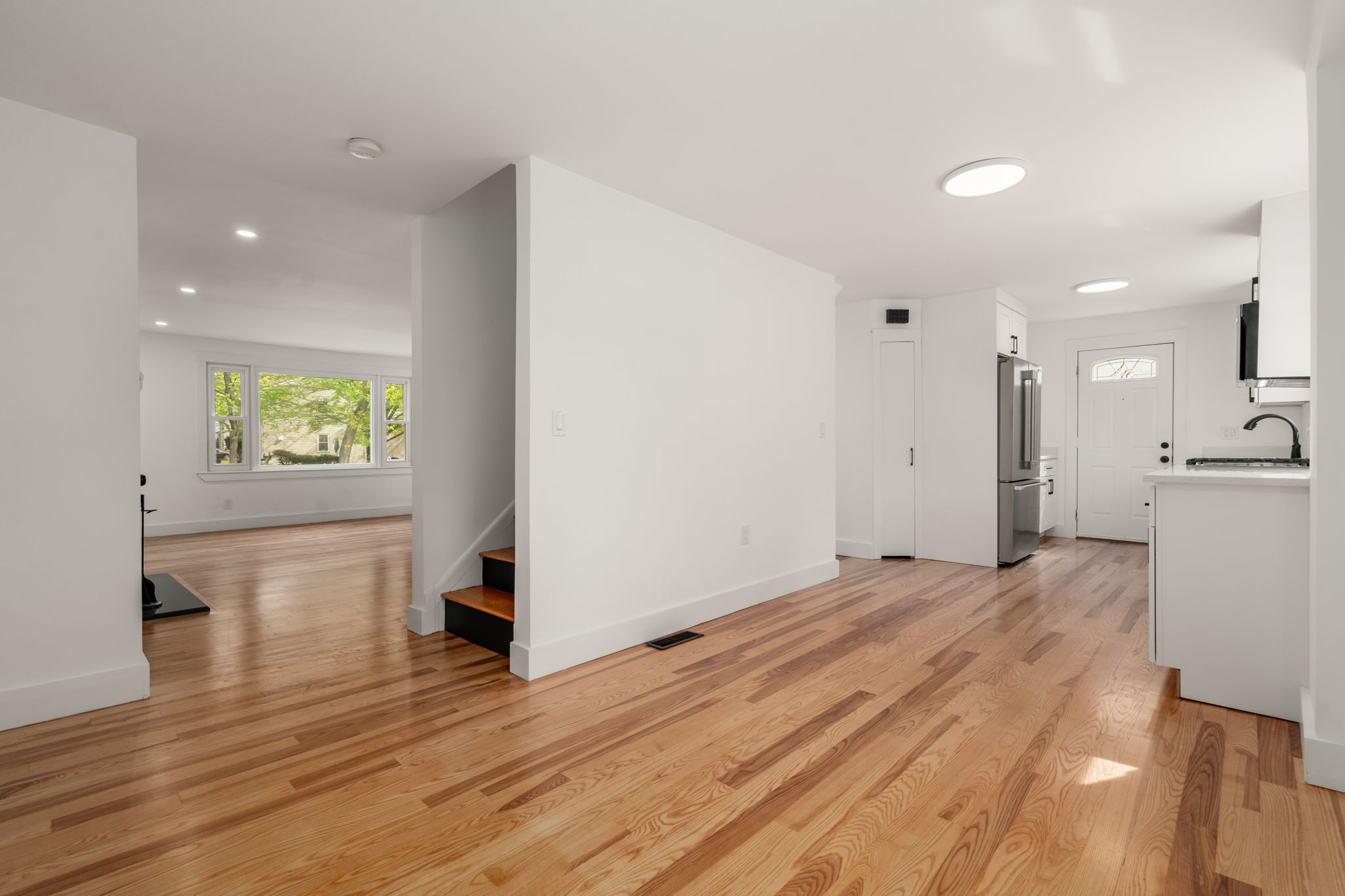 4 bed, 3 bath apartment for rent at 29 Beaconwood Rd Unit B, Newton Highlands — photo 48 of 56