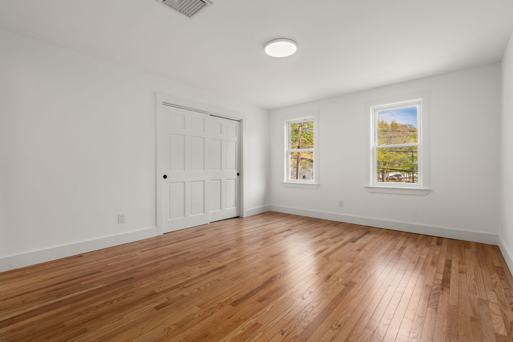 4 bed, 3 bath apartment for rent at 29 Beaconwood Rd Unit B, Newton Highlands — photo 17 of 56
