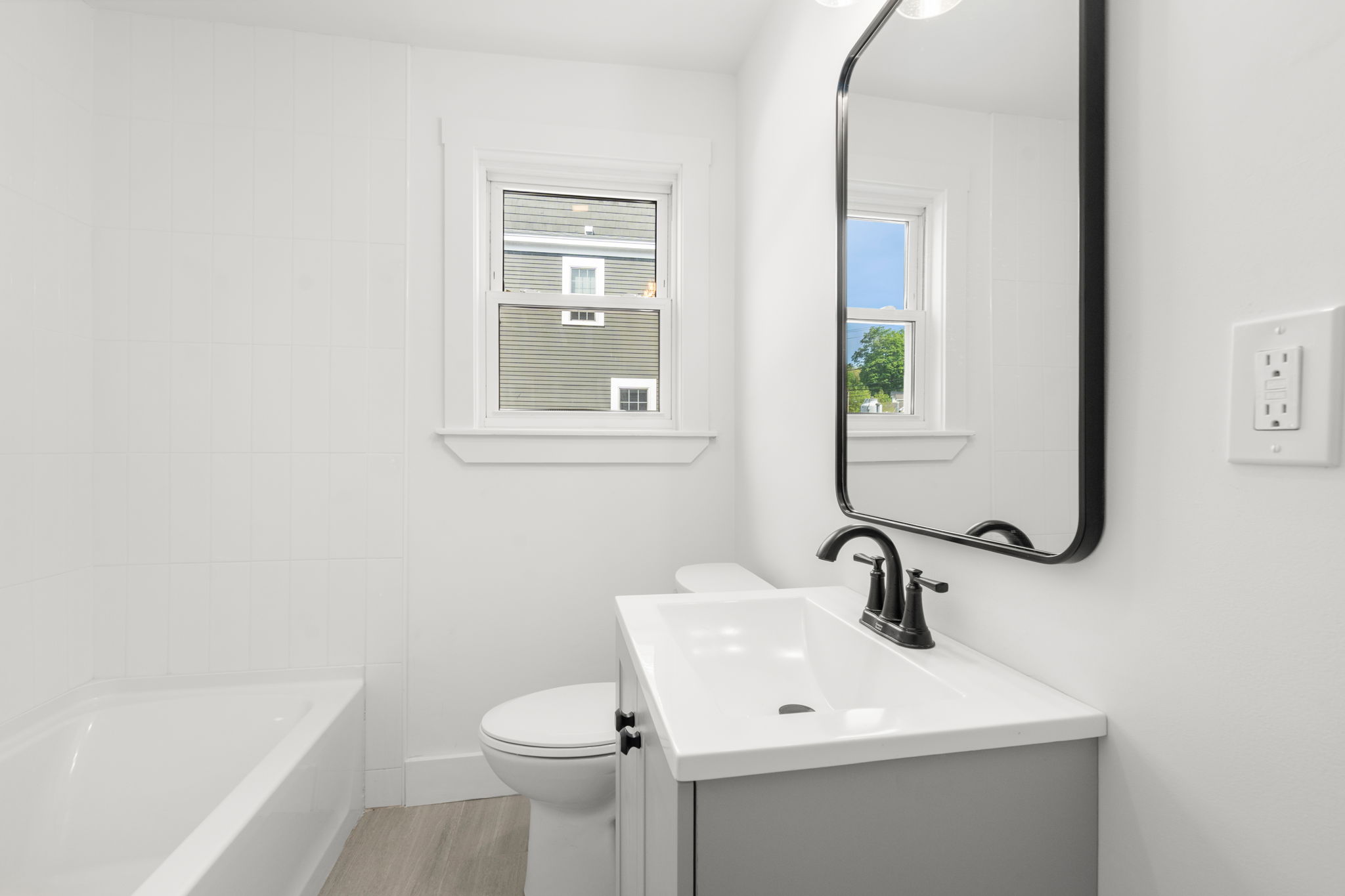 4 bed, 3 bath apartment for rent at 29 Beaconwood Rd Unit B, Newton Highlands — photo 30 of 56