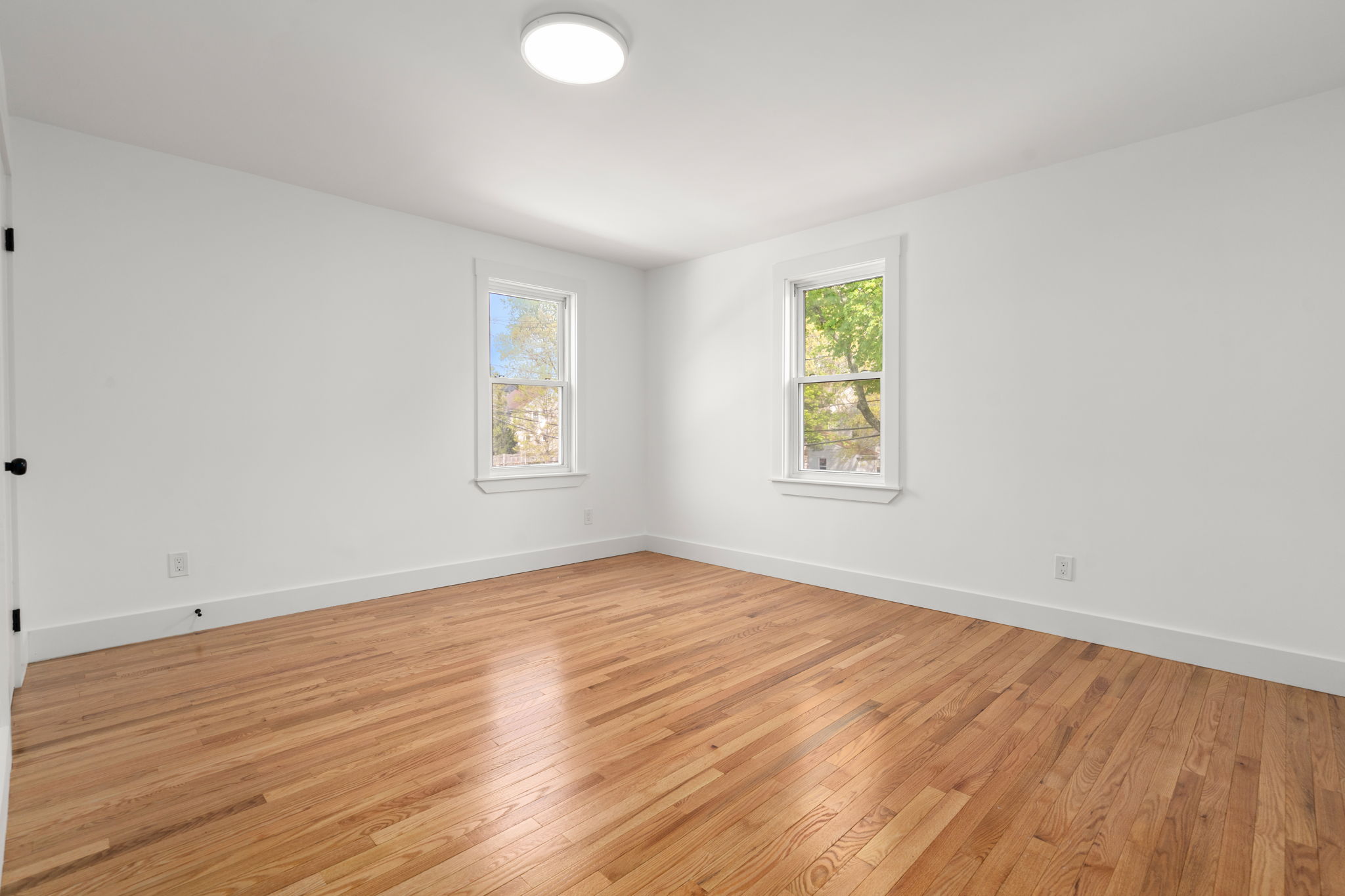 4 bed, 3 bath apartment for rent at 29 Beaconwood Rd Unit B, Newton Highlands — photo 38 of 56
