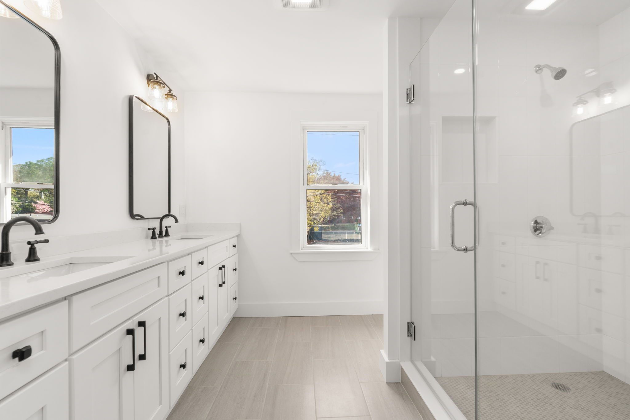 4 bed, 3 bath apartment for rent at 29 Beaconwood Unit A, Newton Highlands — photo 16 of 24