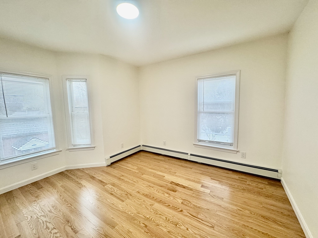 3 bed, 1 bath apartment for rent at 29 Bennett Unit 2, Wakefield — photo 6 of 18