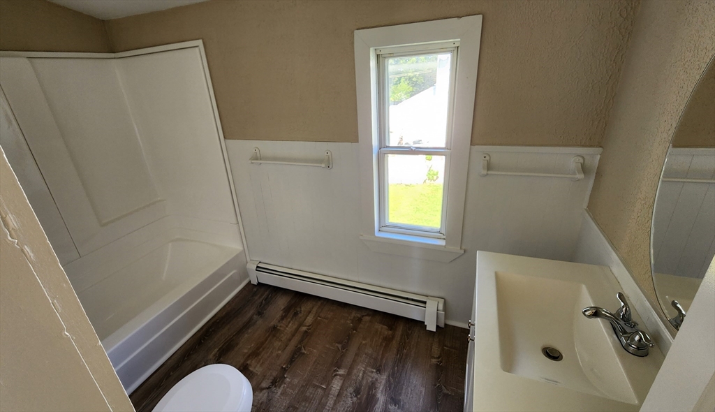 4 bed, 1 bath apartment for rent at 29 Bicknell St Unit 2, Marlborough — photo 14 of 15