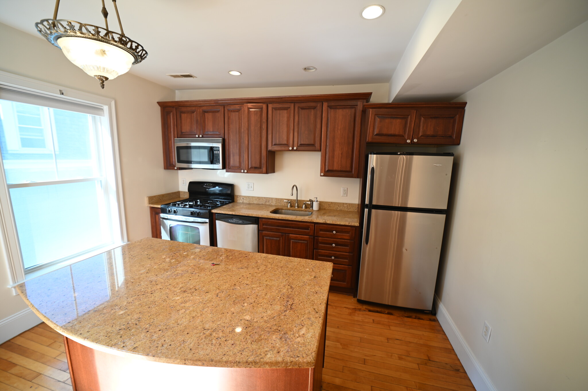 2 bed, 1 bath apartment for rent at 29 Bigelow St Unit 2, Brighton — photo 6 of 9