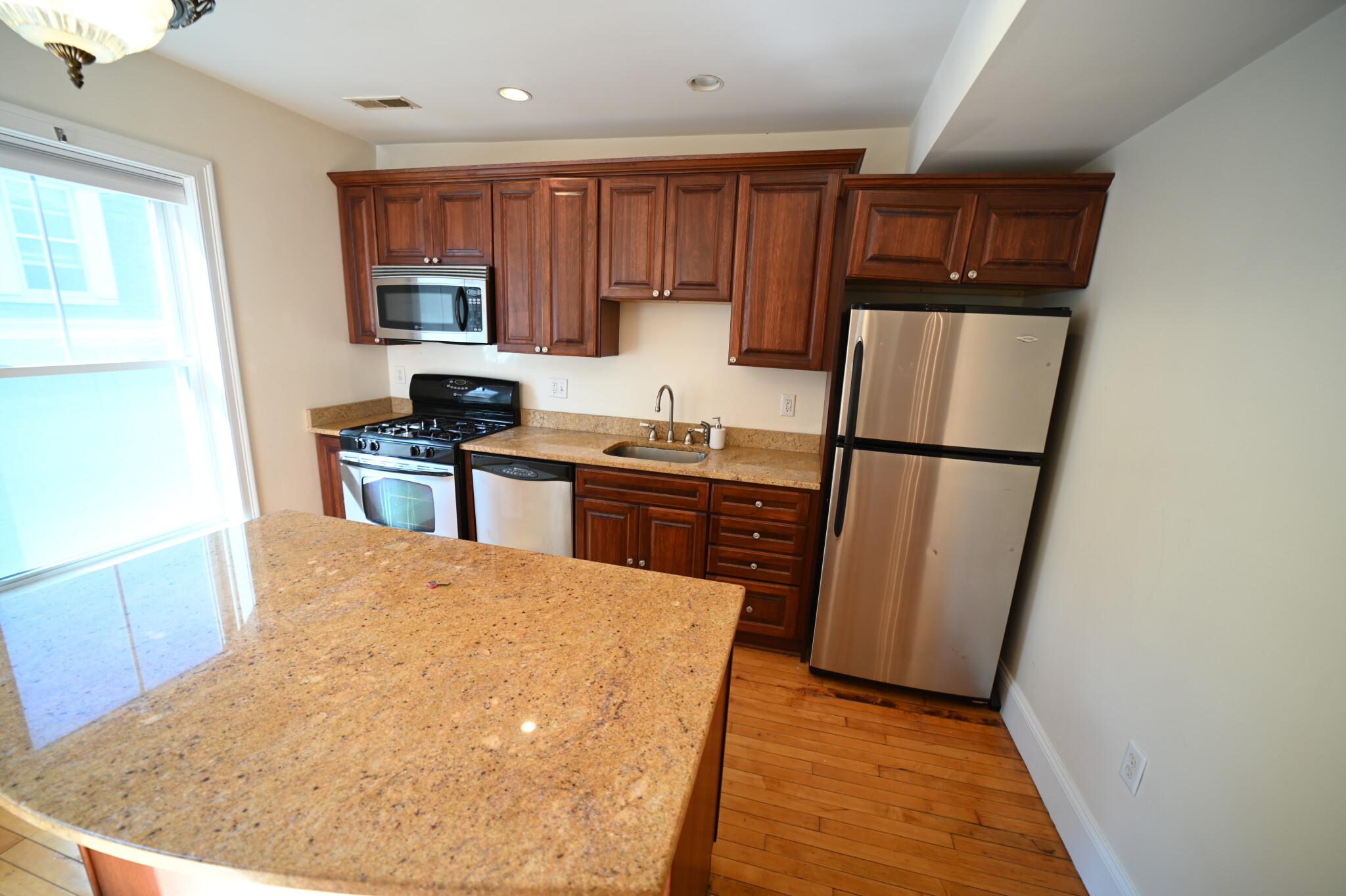 2 bed, 1 bath apartment for rent at 29 Bigelow St Unit 2, Brighton — photo 3 of 9