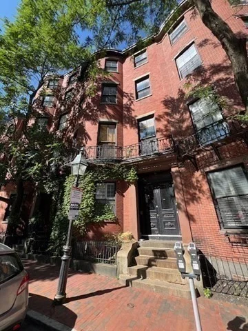 Studio bed, 1 bath apartment for rent at 29 Bowdoin St Unit 2, Beacon Hill — photo 10 of 10
