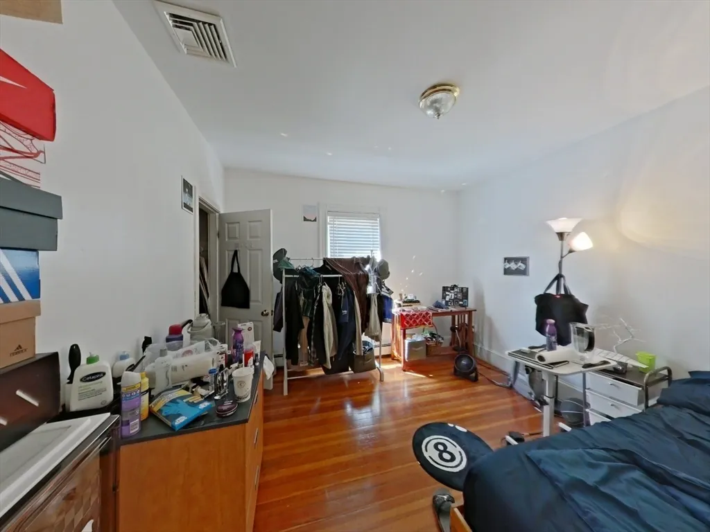 6 bed, 3.5 bath apartment for rent at 29 Brackett St Unit 29, Brighton — photo 8 of 21