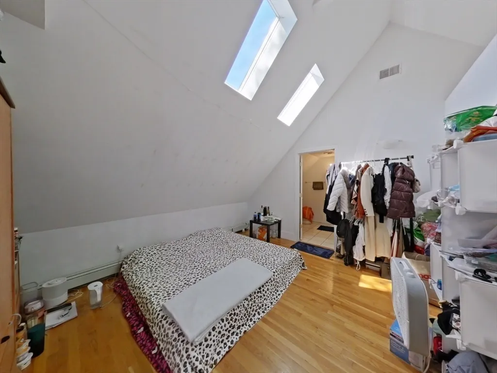 6 bed, 3.5 bath apartment for rent at 29 Brackett St Unit 29, Brighton — photo 13 of 21
