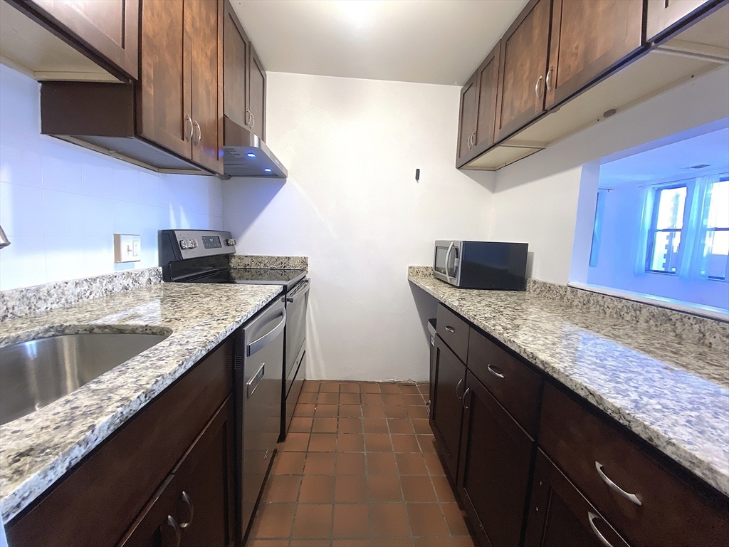 2 bed, 1 bath apartment for rent at 29 Brainerd Rd Unit 202, Allston — photo 5 of 22