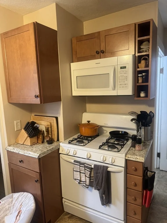 4 bed, 1 bath apartment for rent at 29 Brewster St, Medford — photo 8 of 28