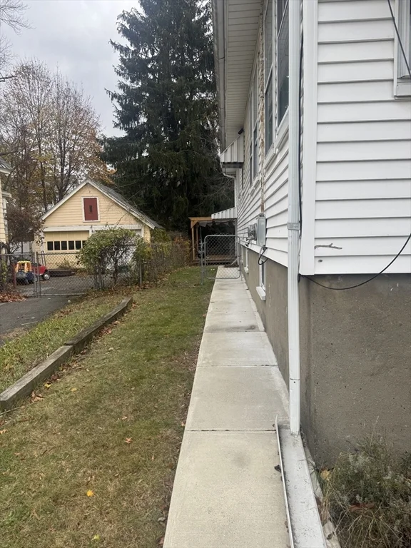 4 bed, 1 bath apartment for rent at 29 Brewster St, Medford — photo 2 of 28