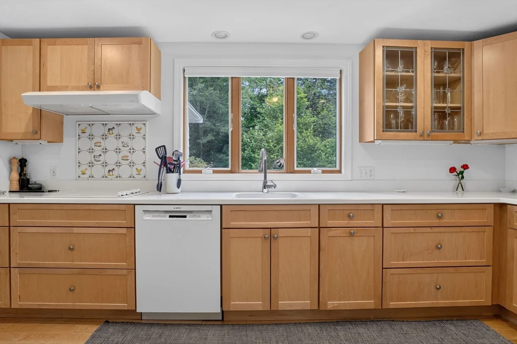 3 bed, 3 bath apartment for rent at 29 Brook St, Wellesley — photo 13 of 27