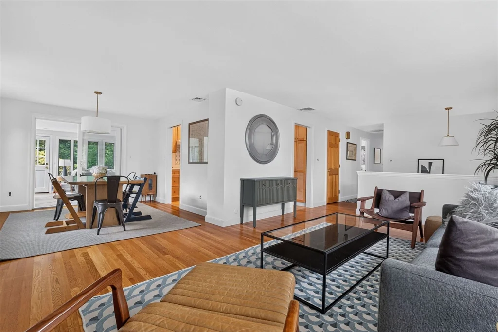 3 bed, 3 bath apartment for rent at 29 Brook St, Wellesley — photo 8 of 27