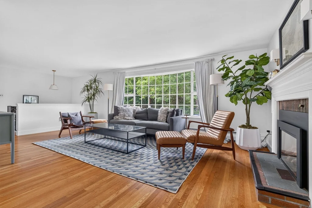 3 bed, 3 bath apartment for rent at 29 Brook St, Wellesley — photo 5 of 27