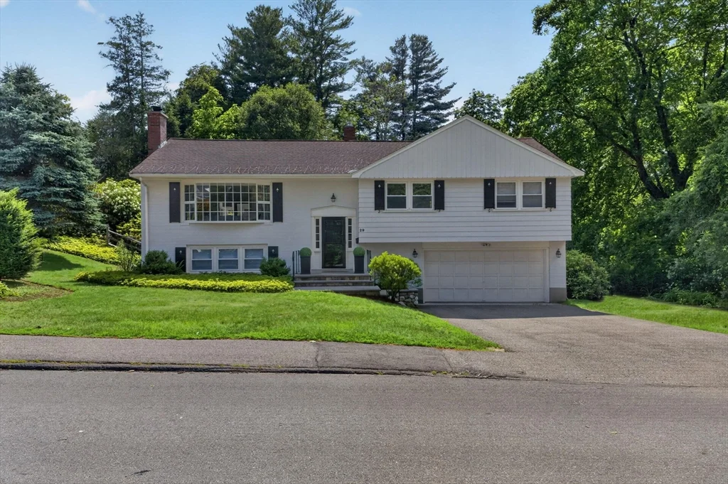 3 bed, 3 bath apartment for rent at 29 Brook St, Wellesley