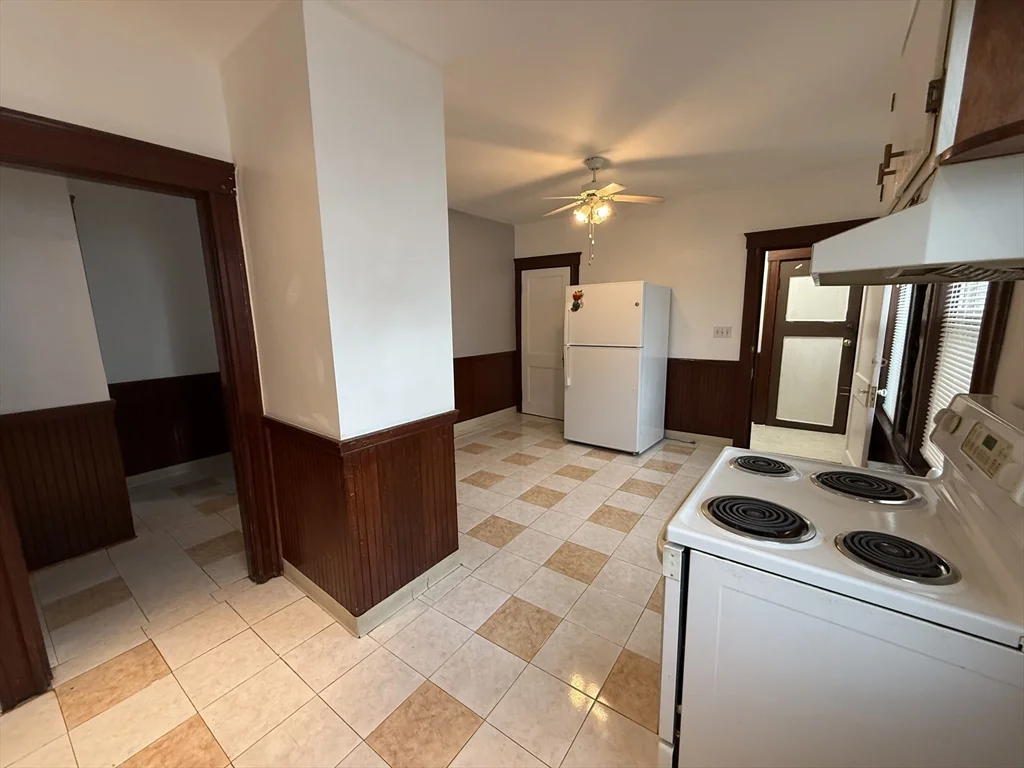 2 bed, 1 bath apartment for rent at 29 Brown Unit 1, Methuen — photo 2 of 9