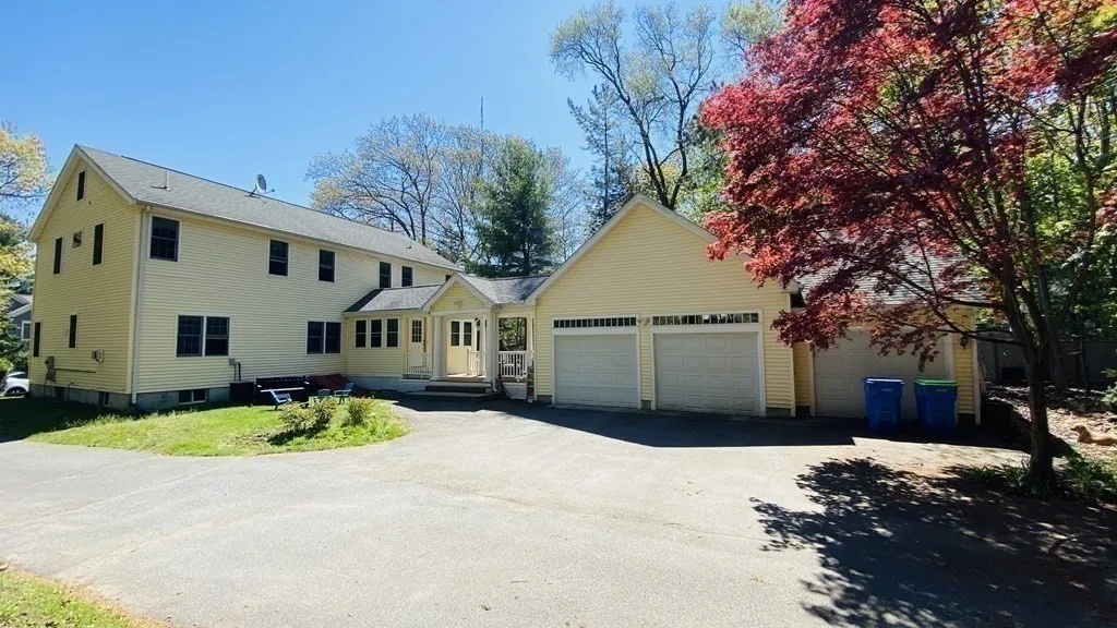 5 bed, 2 bath apartment for rent at 29 Burke Ln, Wellesley — photo 23 of 23