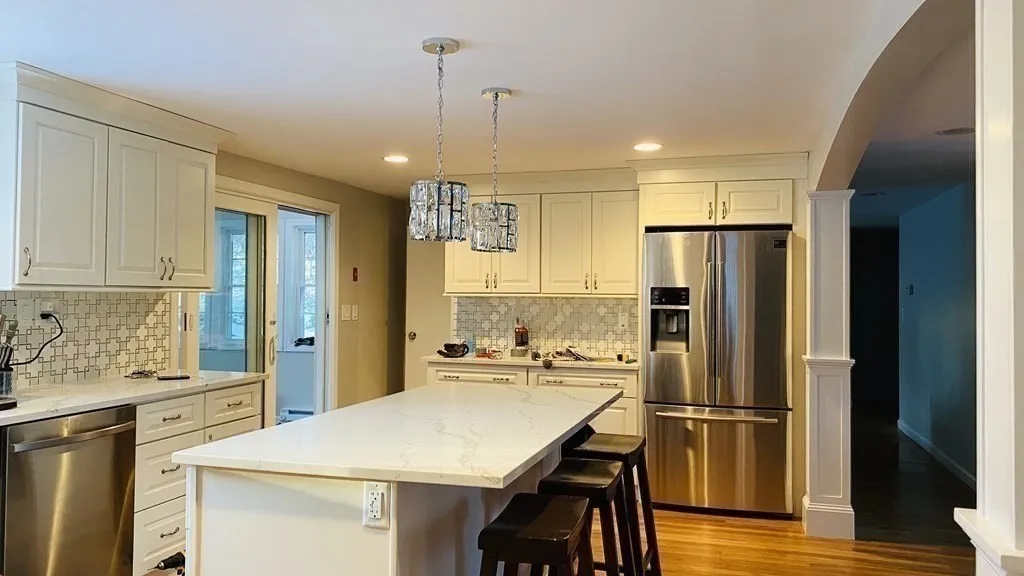 5 bed, 2 bath apartment for rent at 29 Burke Ln, Wellesley — photo 4 of 23
