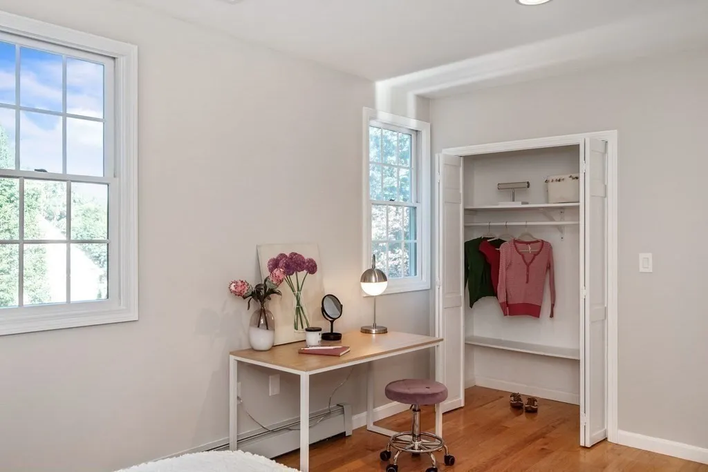 5 bed, 2 bath apartment for rent at 29 Burke Ln, Wellesley — photo 9 of 23