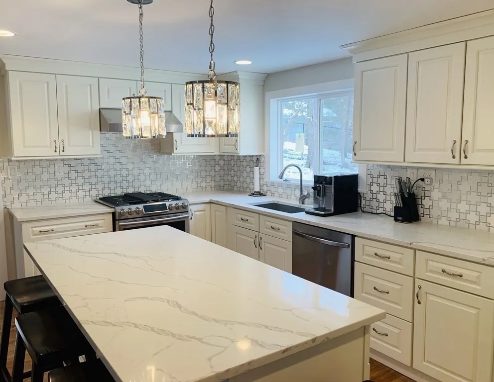 5 bed, 2 bath apartment for rent at 29 Burke Ln, Wellesley — photo 5 of 23