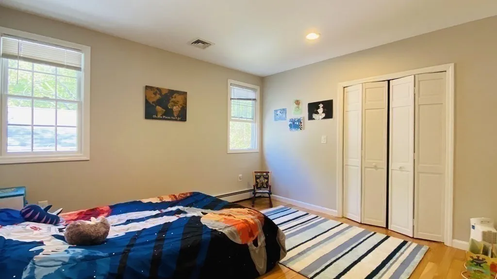 5 bed, 2 bath apartment for rent at 29 Burke Ln, Wellesley — photo 19 of 23