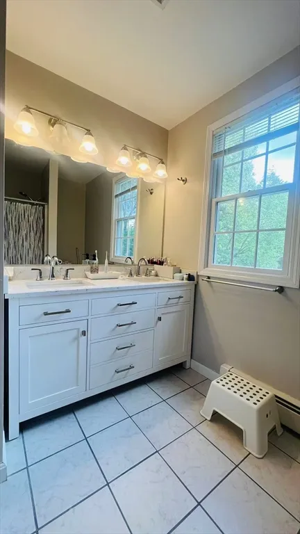 5 bed, 2 bath apartment for rent at 29 Burke Ln, Wellesley — photo 13 of 23