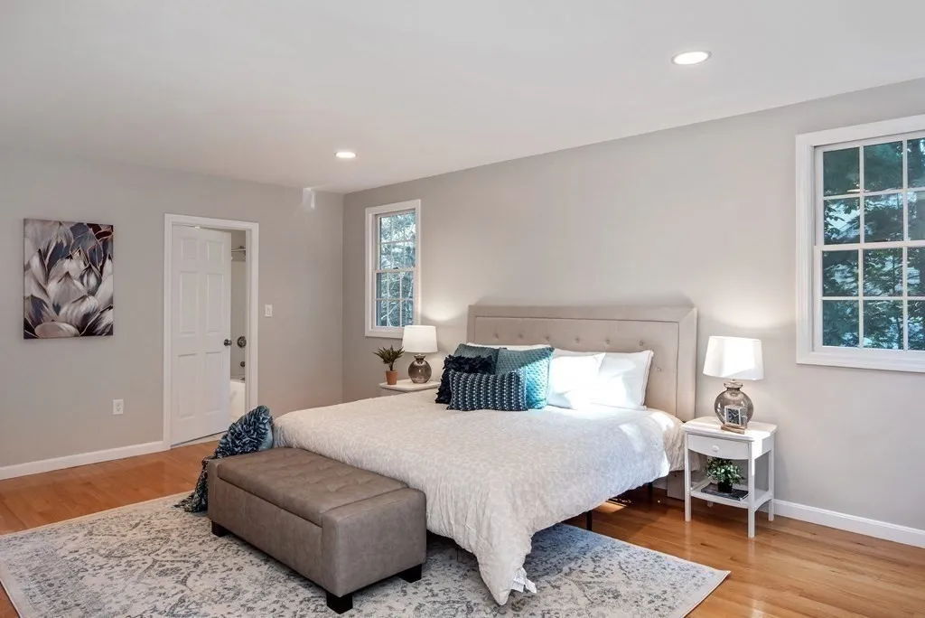 5 bed, 2 bath apartment for rent at 29 Burke Ln, Wellesley — photo 11 of 23