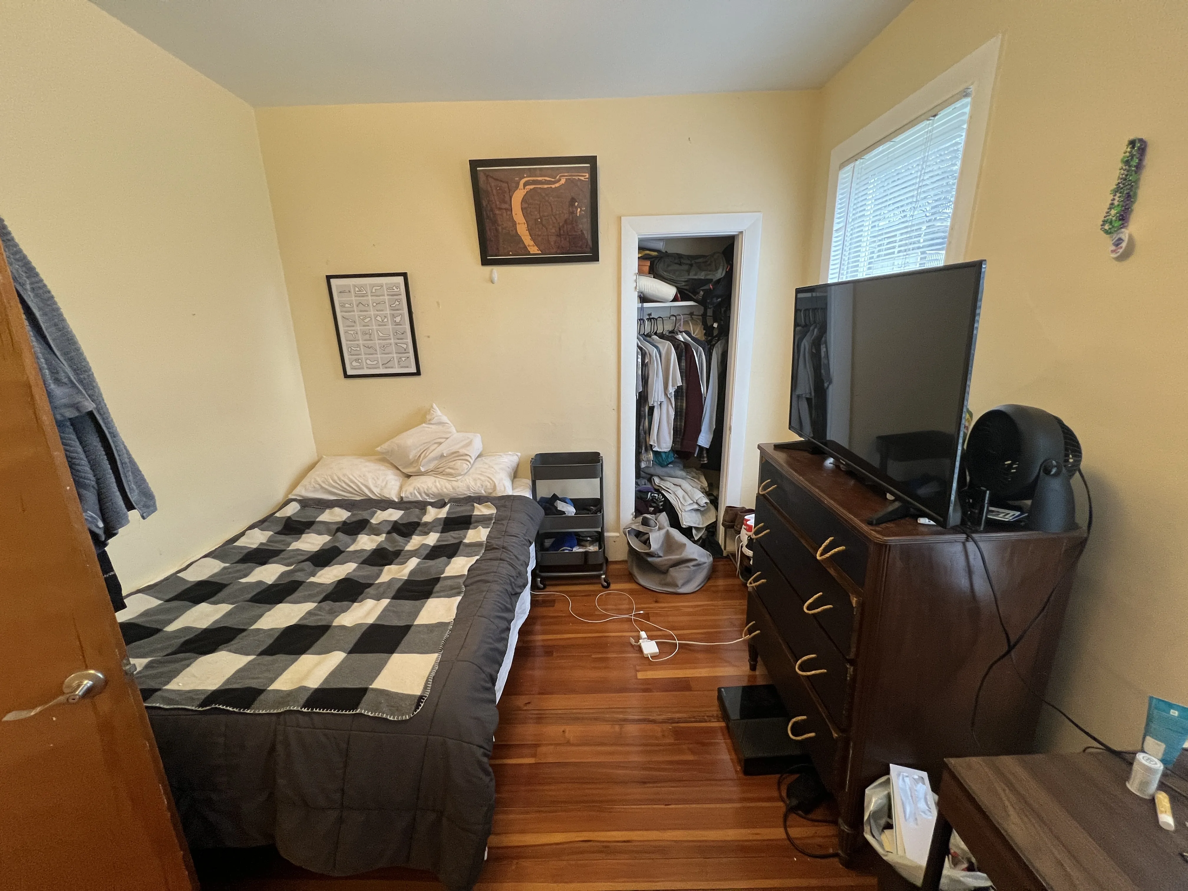 3 bed, 1 bath apartment for rent at 29 Cameron Ave Unit 1, Teele Square — photo 5 of 22