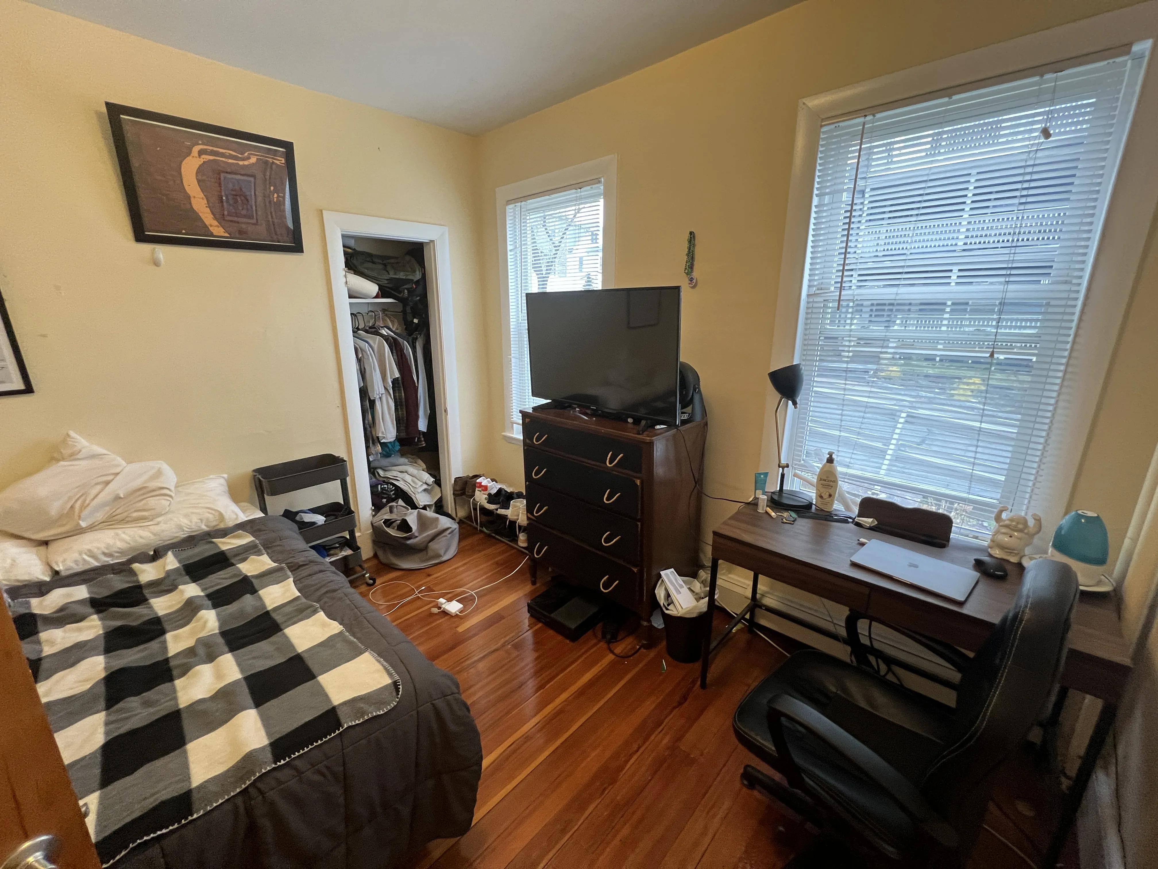 3 bed, 1 bath apartment for rent at 29 Cameron Ave Unit 29-1, Teele Square — photo 7 of 26