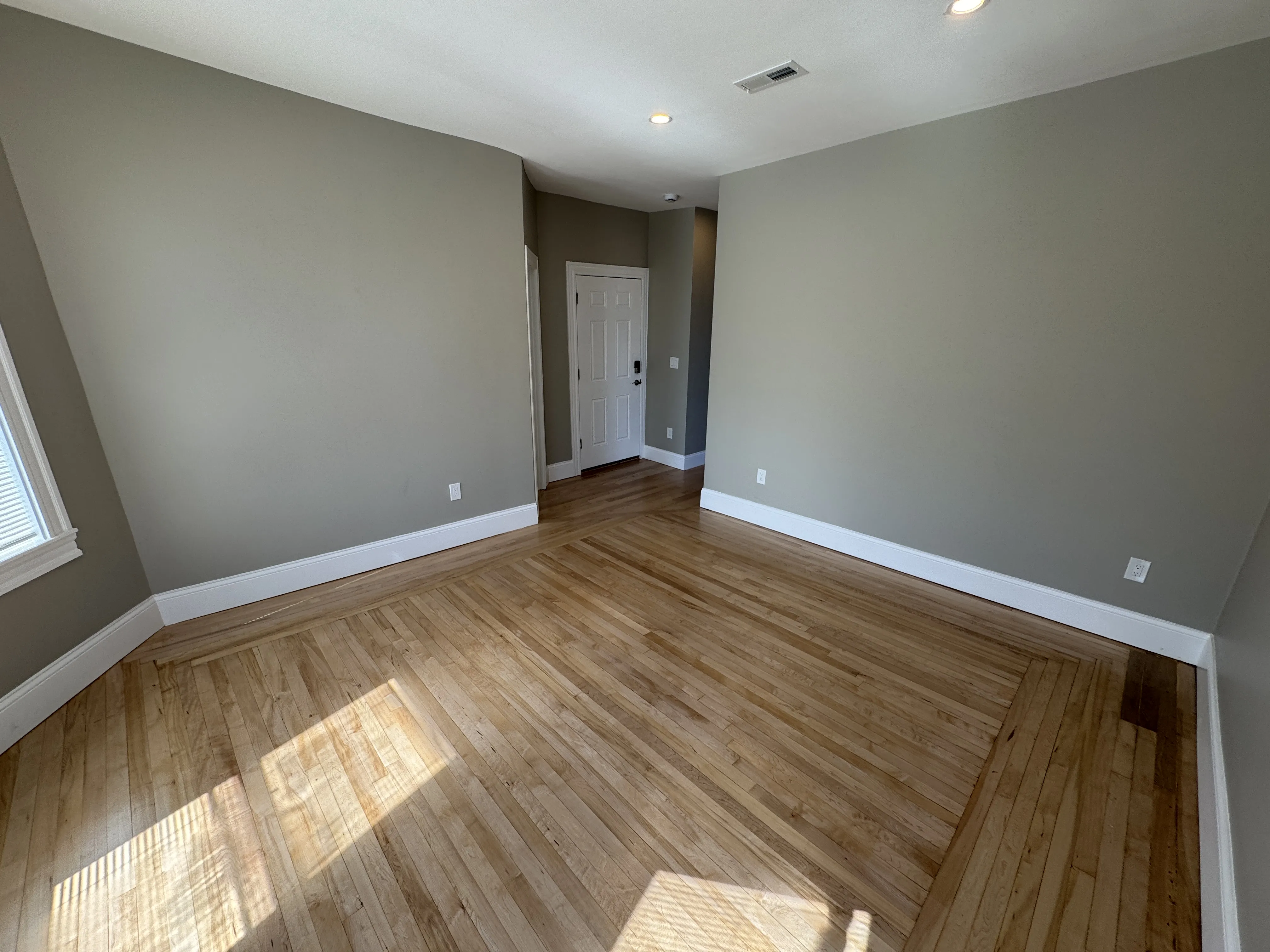 4 bed, 3 bath apartment for rent at 29 Cameron Ave Unit 3, Teele Square — photo 5 of 35