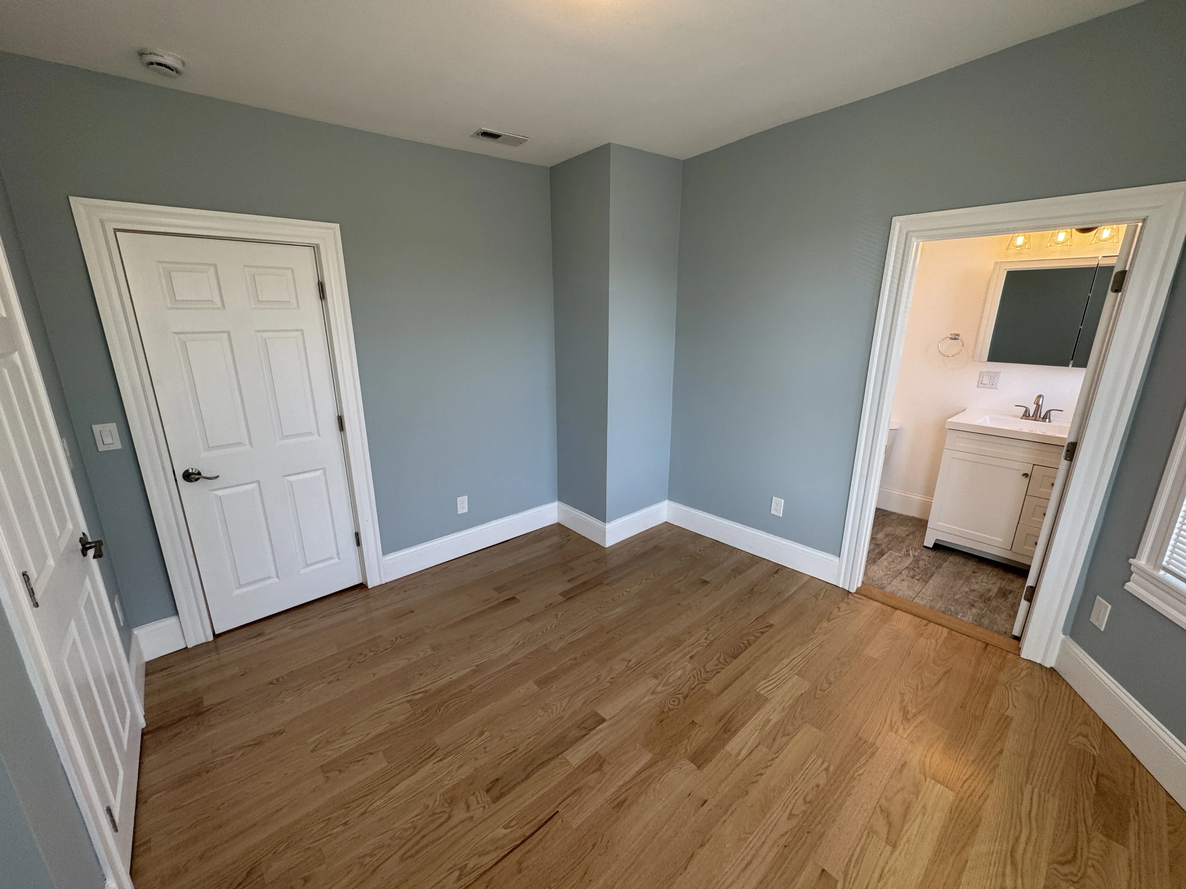 4 bed, 3 bath apartment for rent at 29 Cameron Ave Unit 3, Teele Square — photo 11 of 35