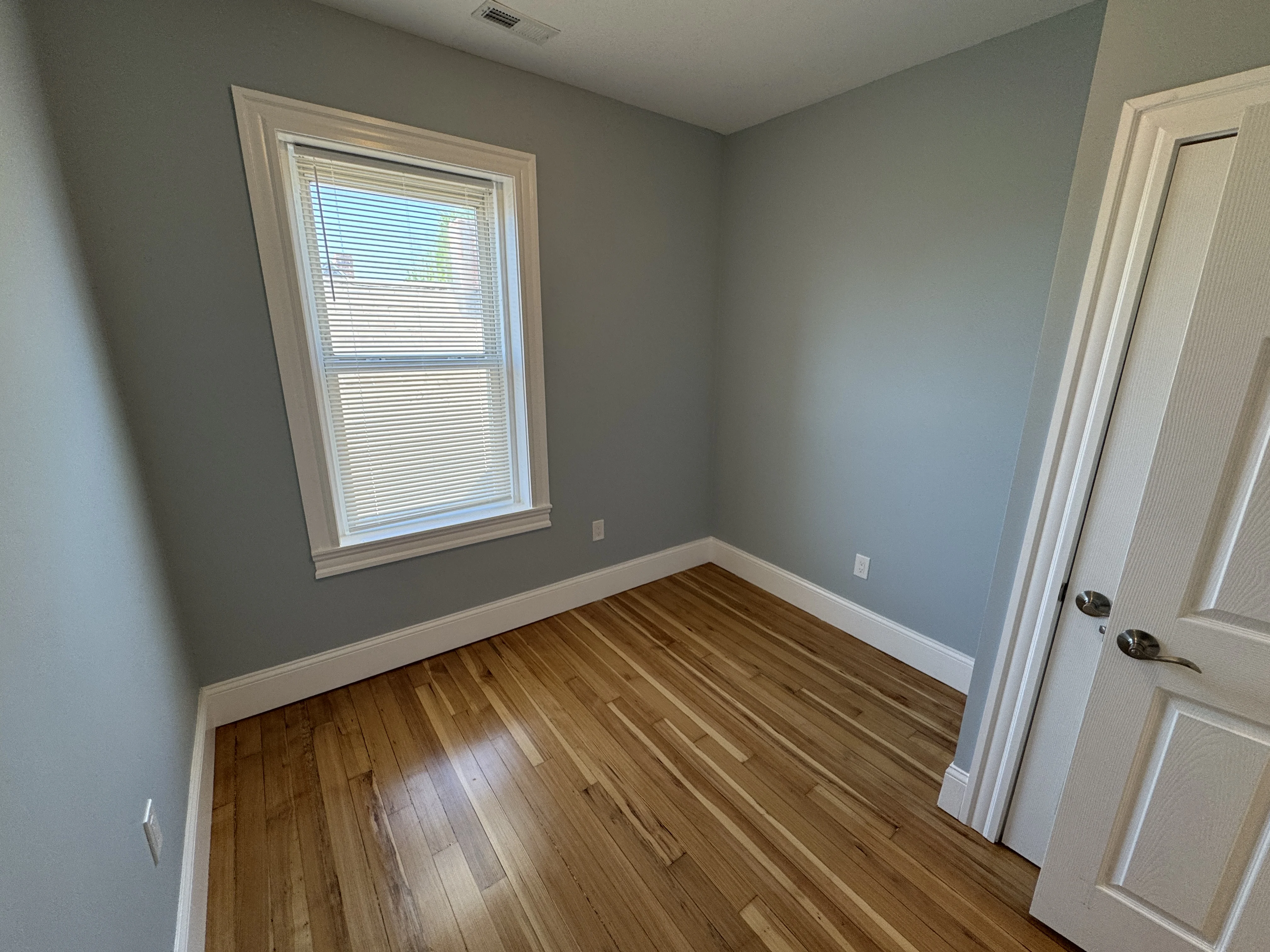 4 bed, 3 bath apartment for rent at 29 Cameron Ave Unit 3A, Teele Square — photo 8 of 11