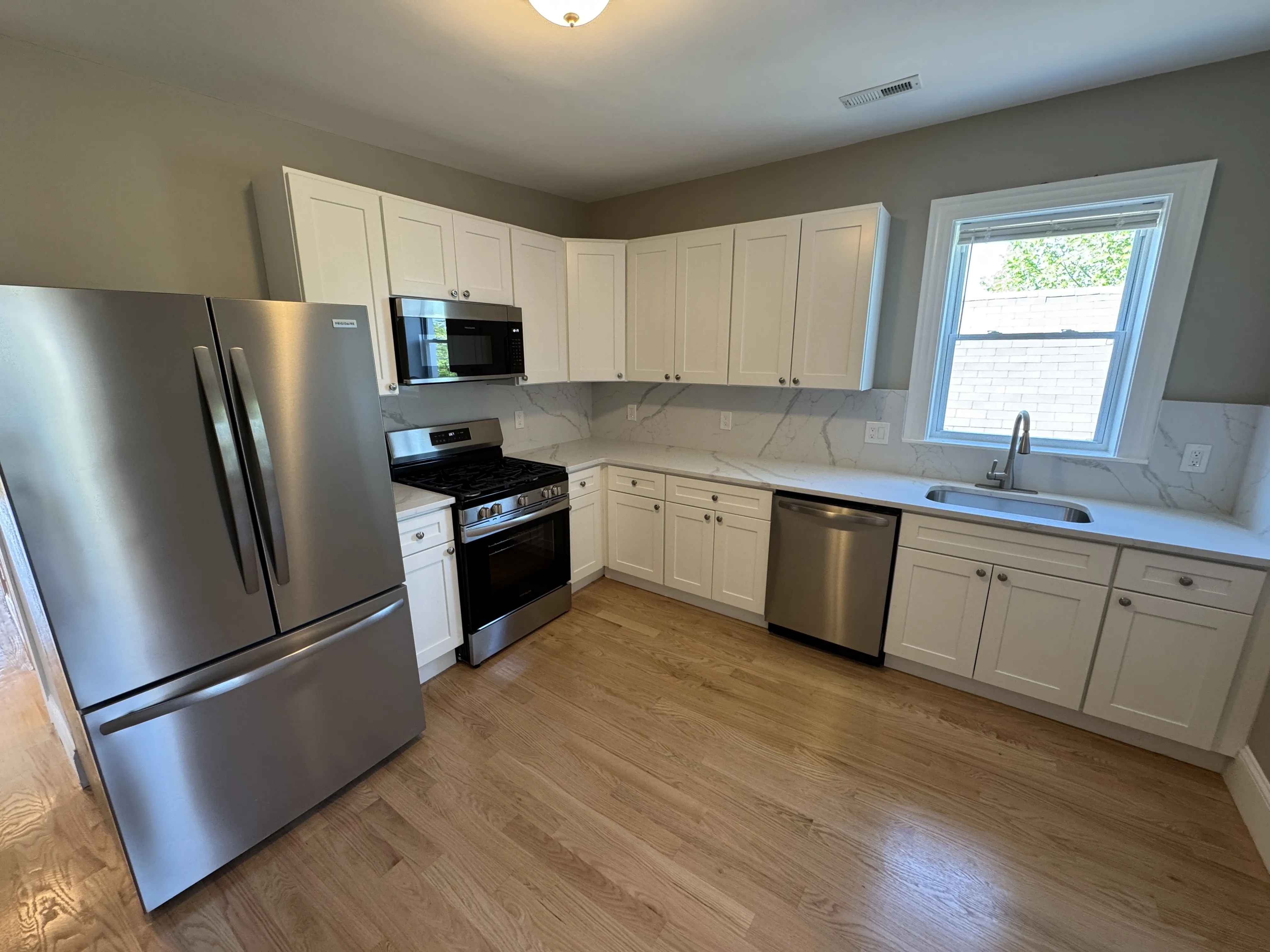 4 bed, 3 bath apartment for rent at 29 Cameron Ave Unit 4, Teele Square — photo 2 of 34