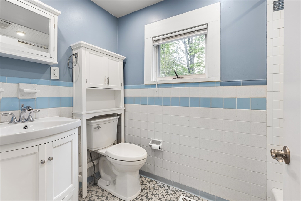 1 bed, 1 bath apartment for rent at 29 Carpenter Unit 1, Foxboro — photo 3 of 6