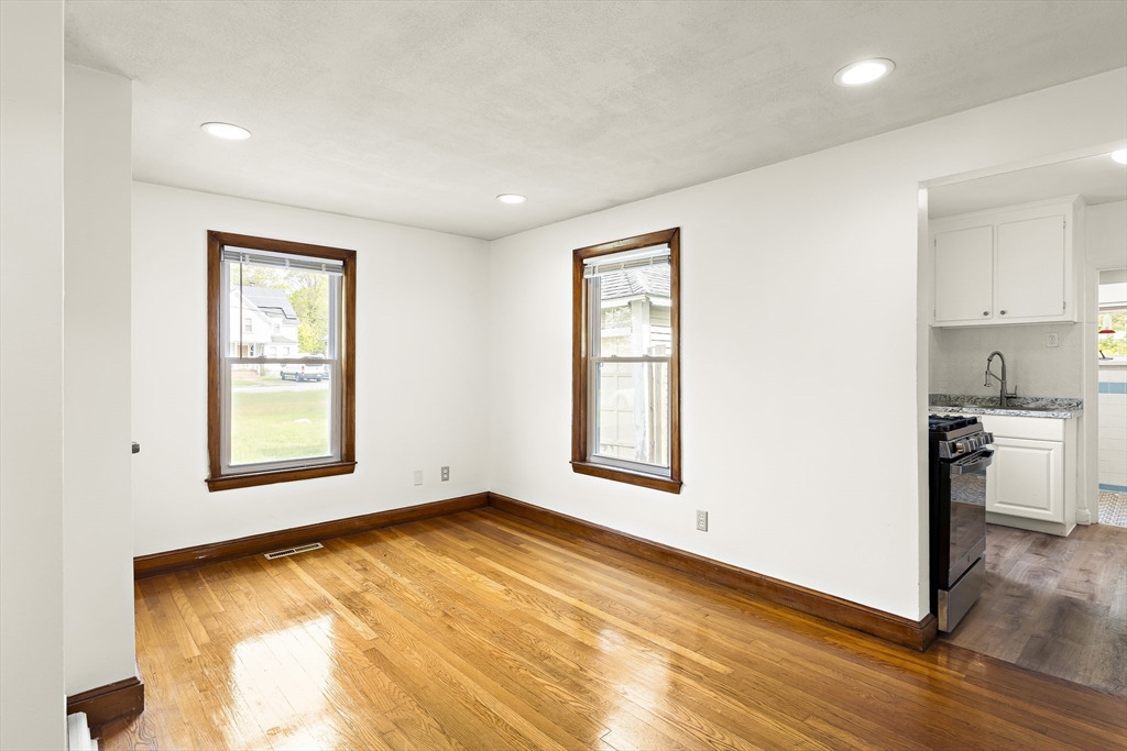 1 bed, 1 bath apartment for rent at 29 Carpenter Unit 1, Foxboro — photo 4 of 6