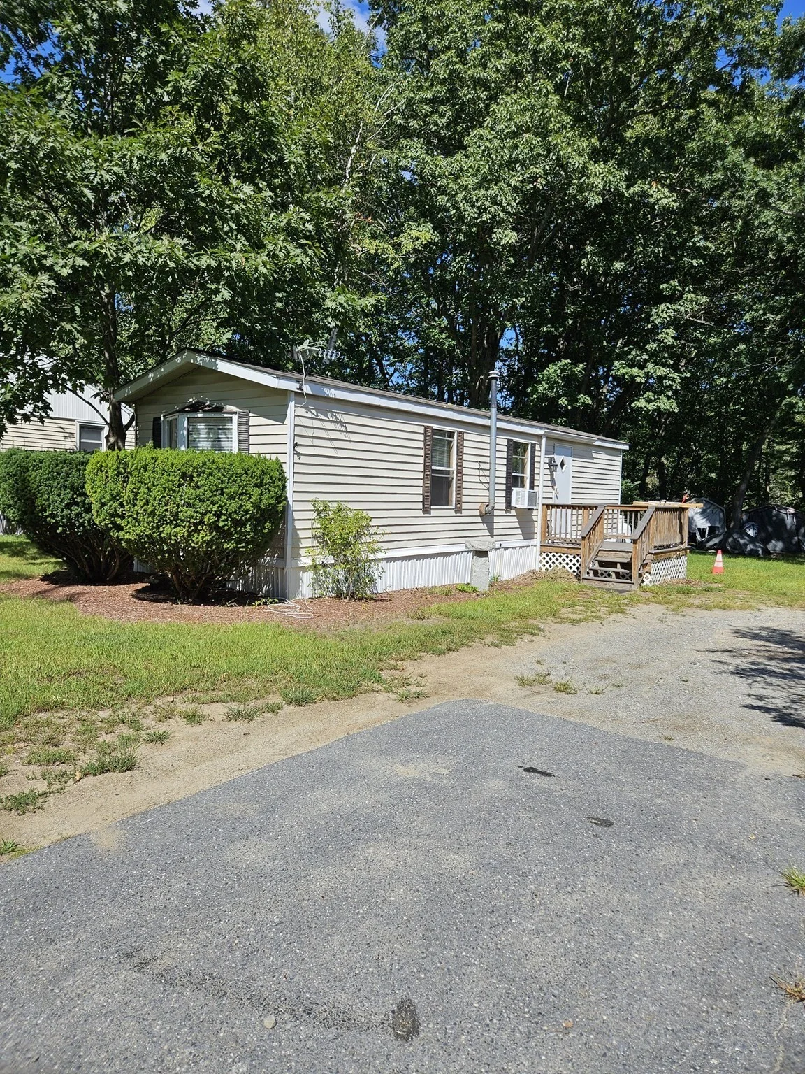 2 bed, 1 bath apartment for rent at 29 Catacunemaug Rd Unit 2, Shirley — photo 2 of 17