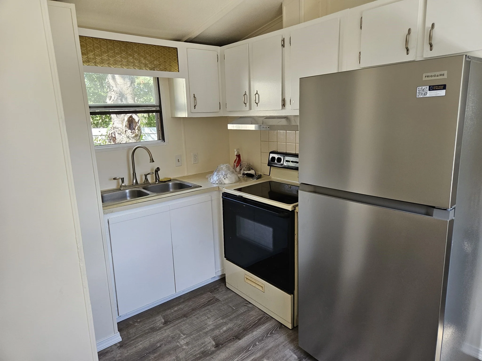 2 bed, 1 bath apartment for rent at 29 Catacunemaug Rd Unit 2, Shirley — photo 3 of 17
