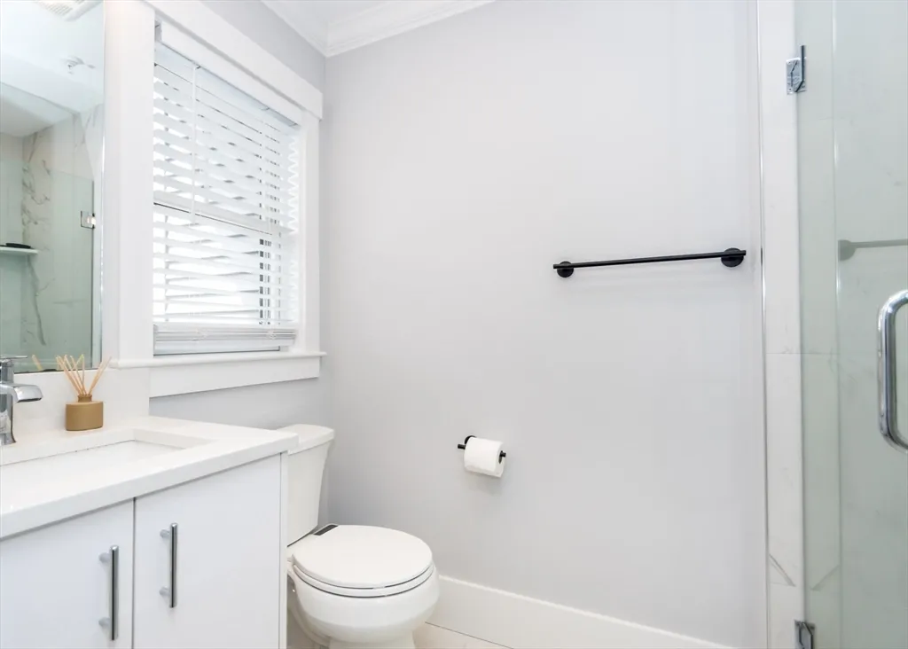 3 bed, 3 bath apartment for rent at 29 Cherry St Unit 2, Waltham — photo 9 of 18