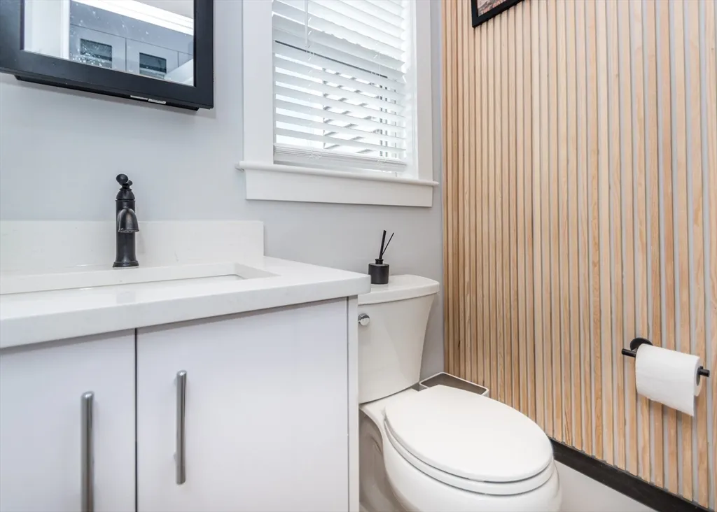3 bed, 3 bath apartment for rent at 29 Cherry St Unit 2, Waltham — photo 11 of 18