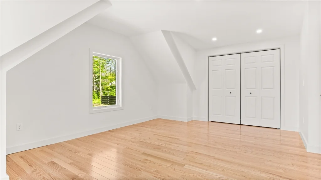 3 bed, 2 bath apartment for rent at 29 Chestnut Rd, Richmond — photo 31 of 42