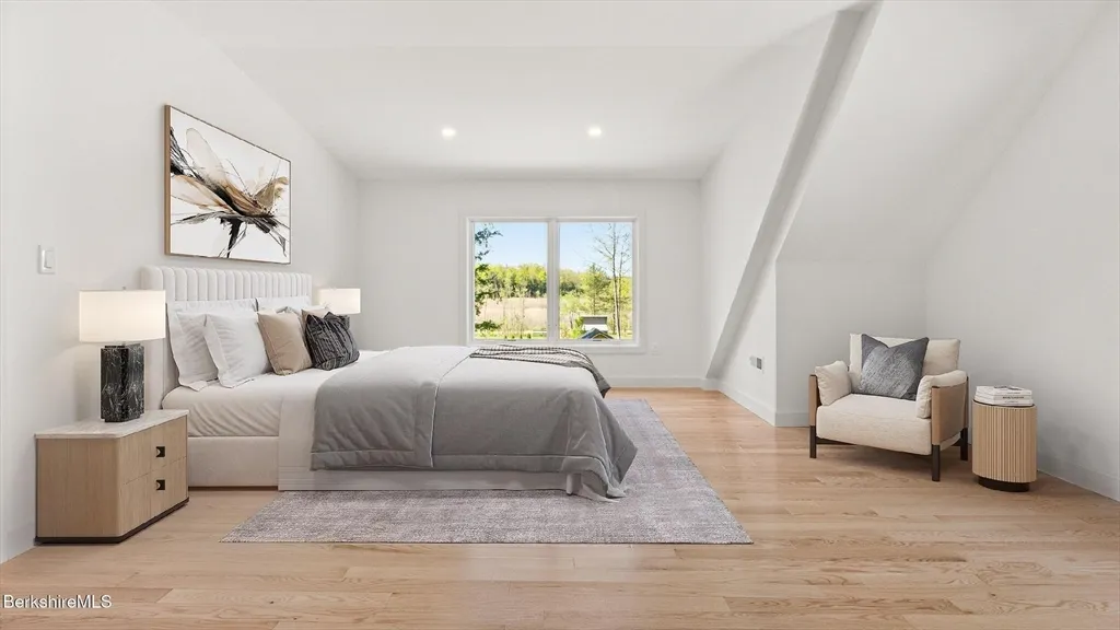 3 bed, 2 bath apartment for rent at 29 Chestnut Rd, Richmond — photo 12 of 31
