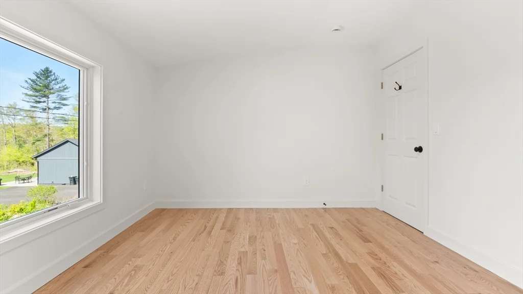 3 bed, 2 bath apartment for rent at 29 Chestnut Rd, Richmond — photo 33 of 42